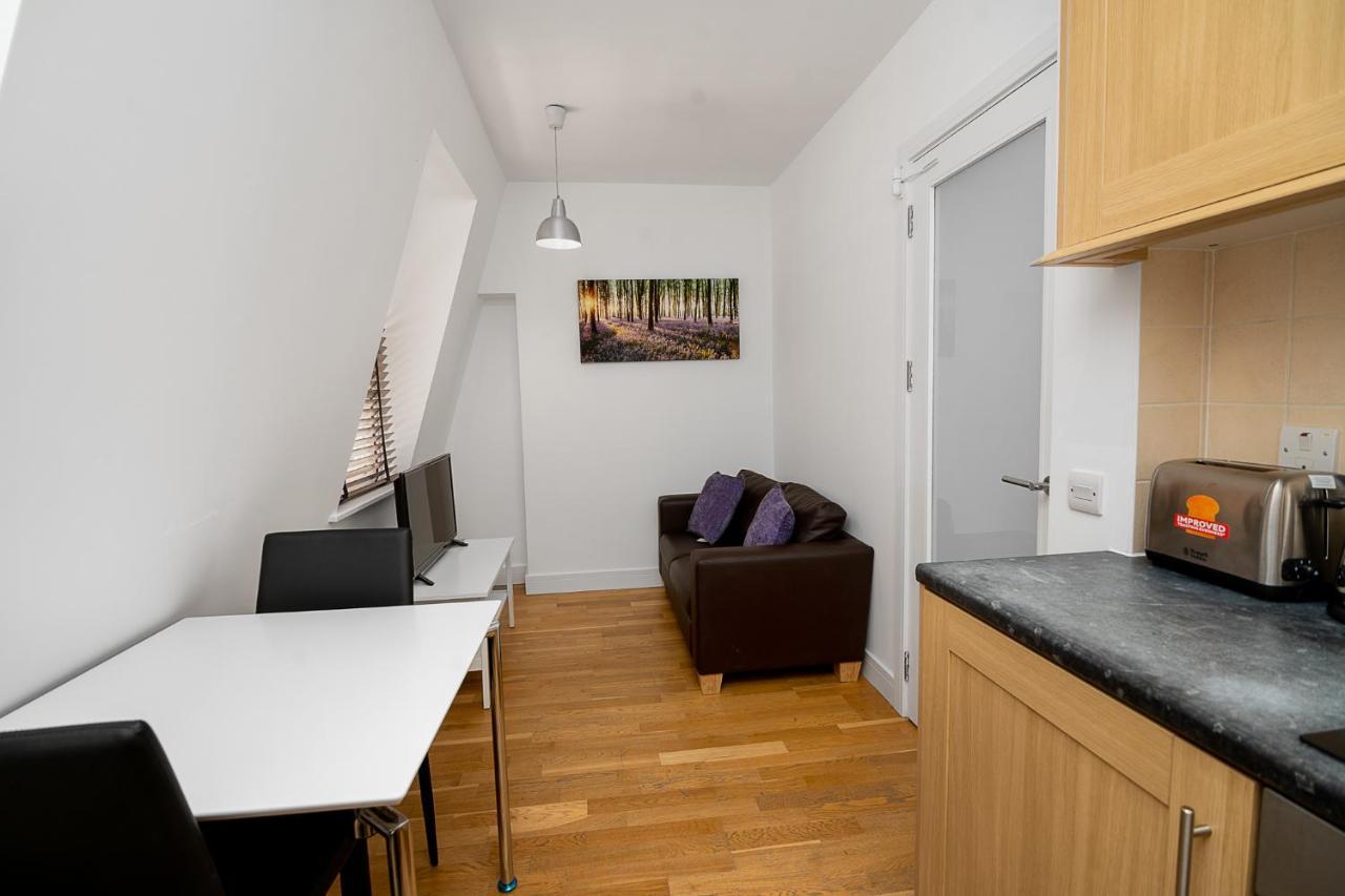 شقة Modern 1 Bed Flat For Up To 2 People In Holborn, London With Free Wifi المظهر الخارجي الصورة