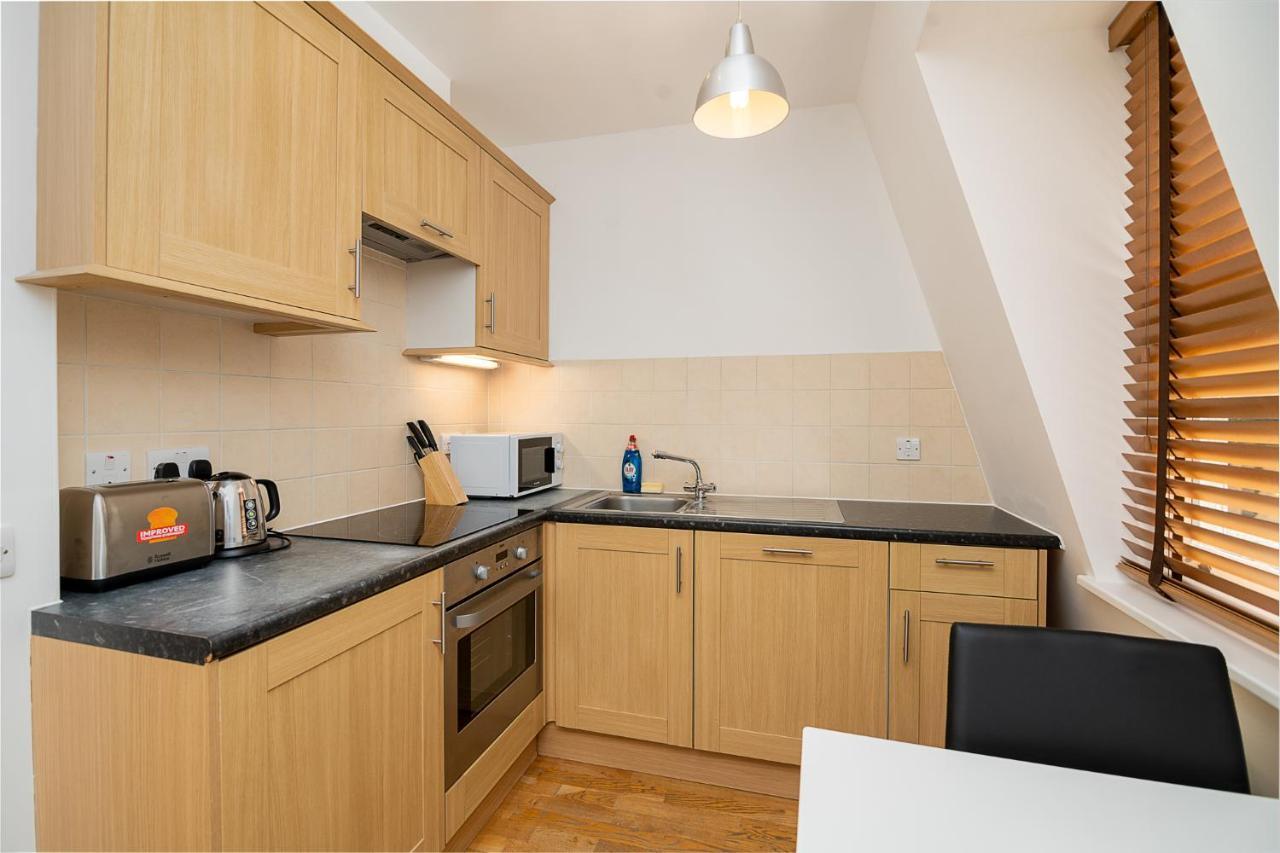 شقة Modern 1 Bed Flat For Up To 2 People In Holborn, London With Free Wifi المظهر الخارجي الصورة