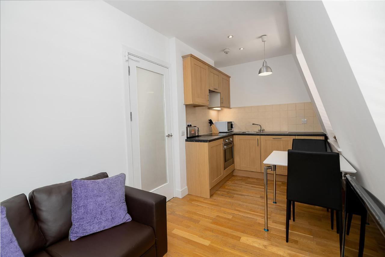 شقة Modern 1 Bed Flat For Up To 2 People In Holborn, London With Free Wifi المظهر الخارجي الصورة